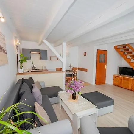 Comfortable Home, Summer Pool Semesterbostad